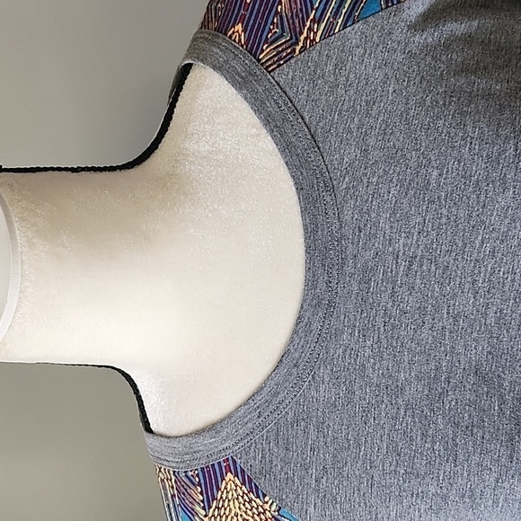 LuLaRoe Randy Gray Raglan Tee with Multicolored 3/4 Sleeves - Picture 5 of 12